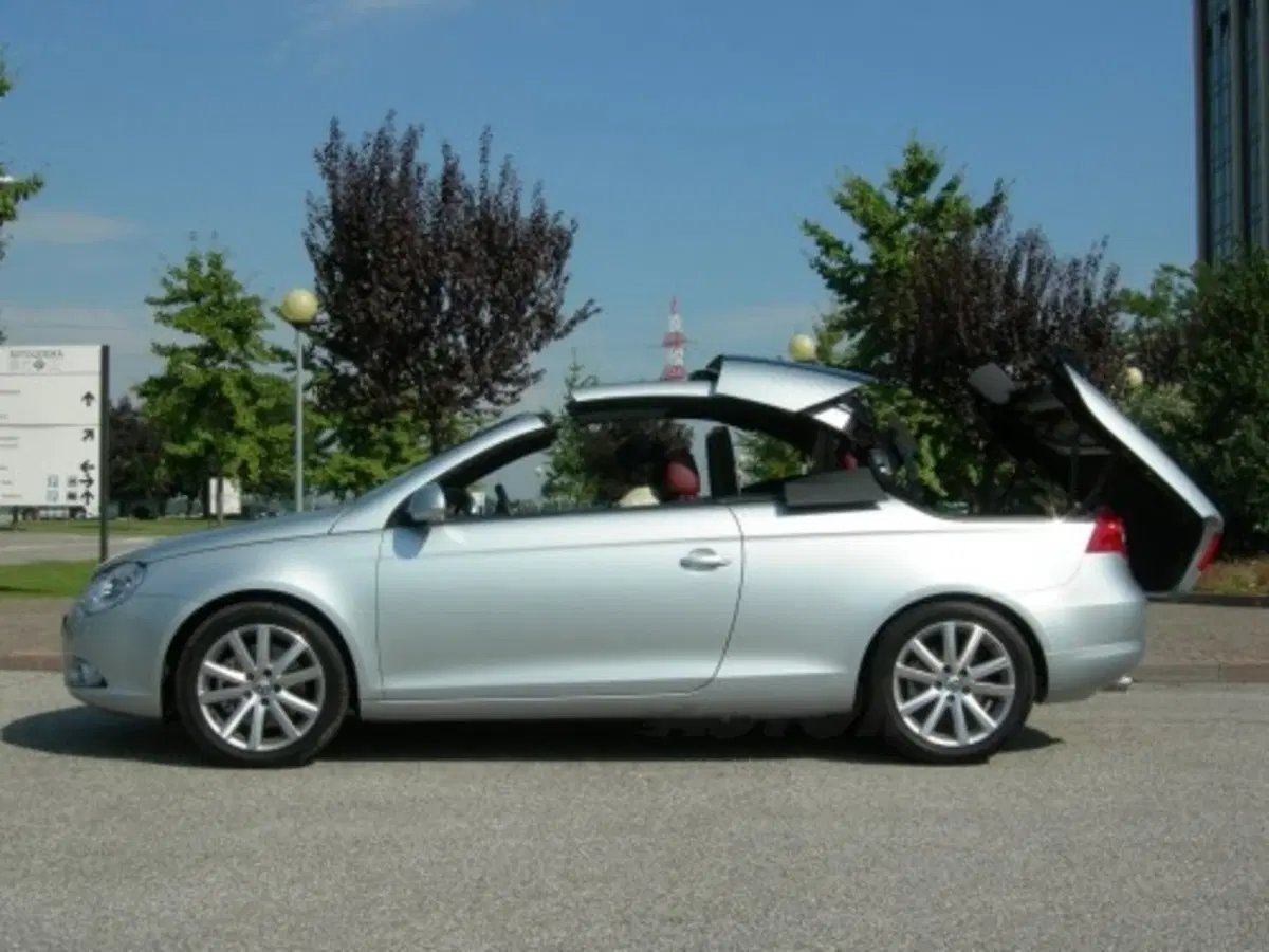 Volkswagen Eos (9)