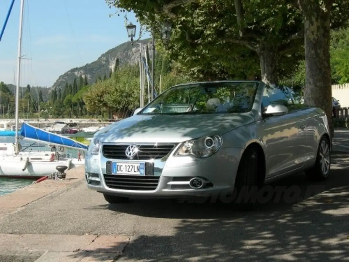 Volkswagen Eos (11)