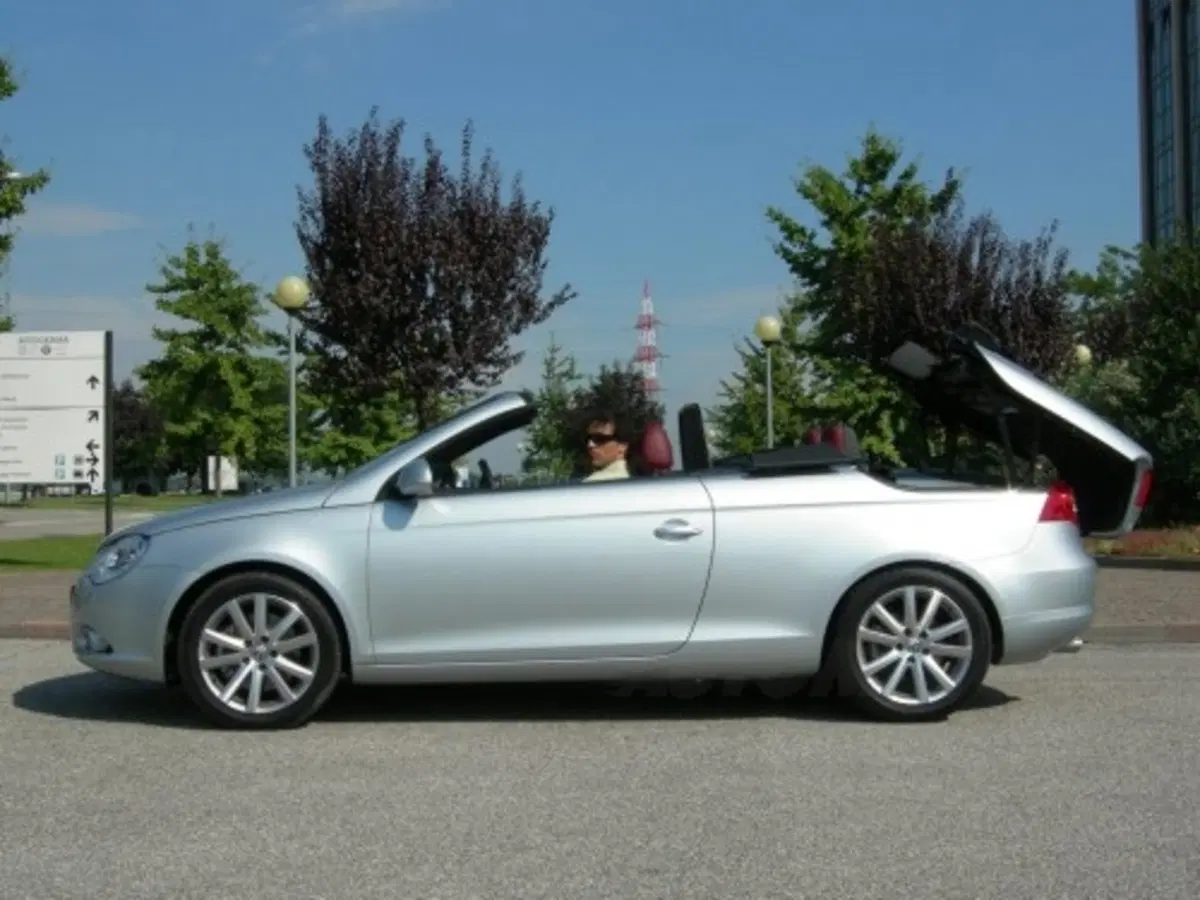Volkswagen Eos (12)