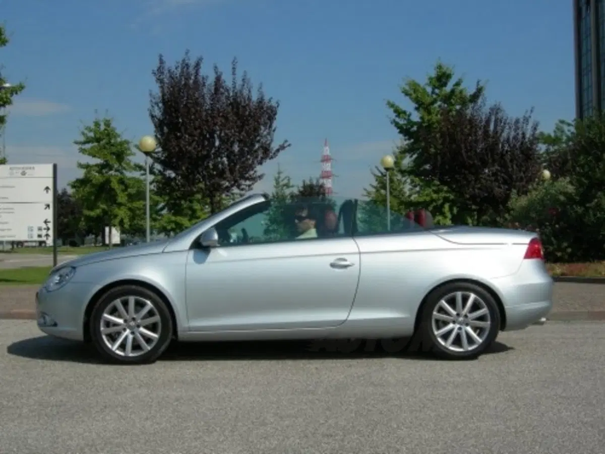 Volkswagen Eos (13)