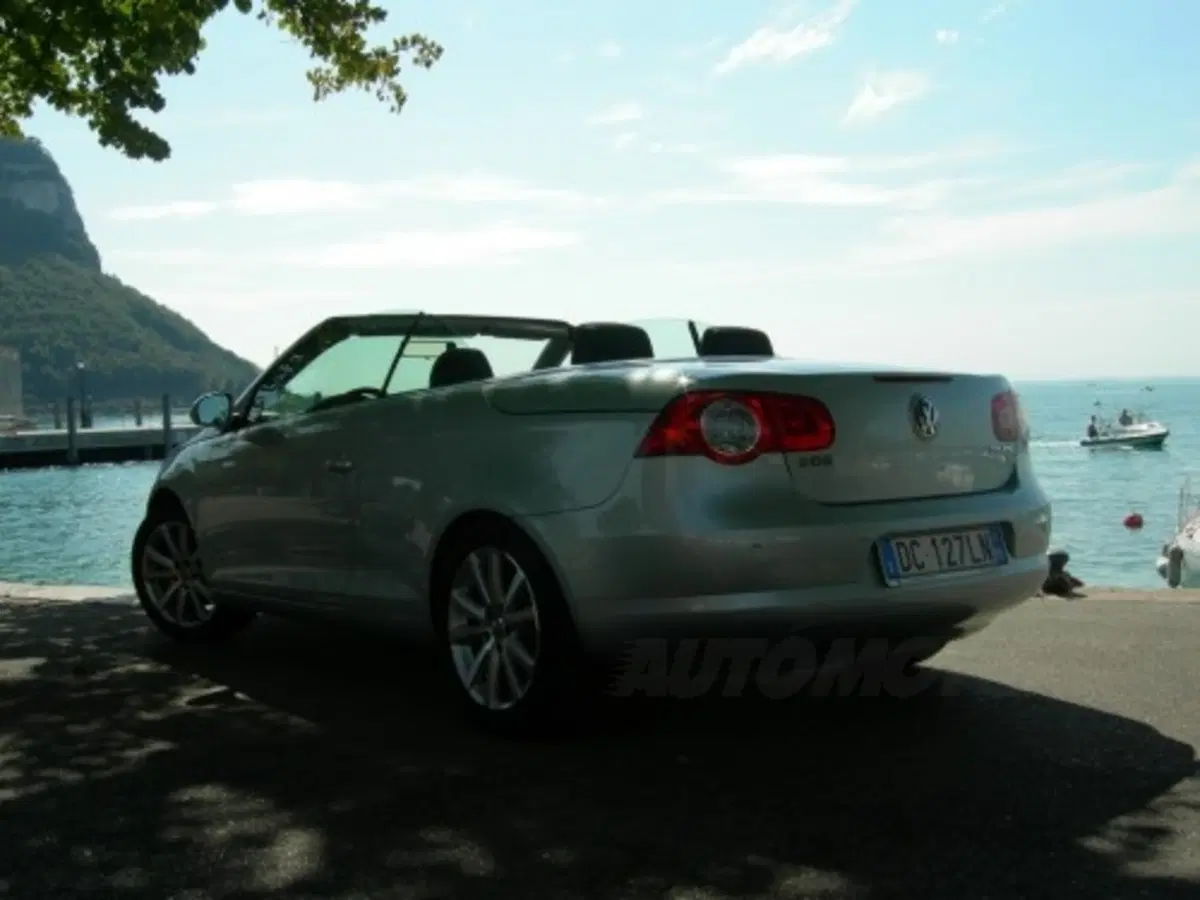 Volkswagen Eos (22)