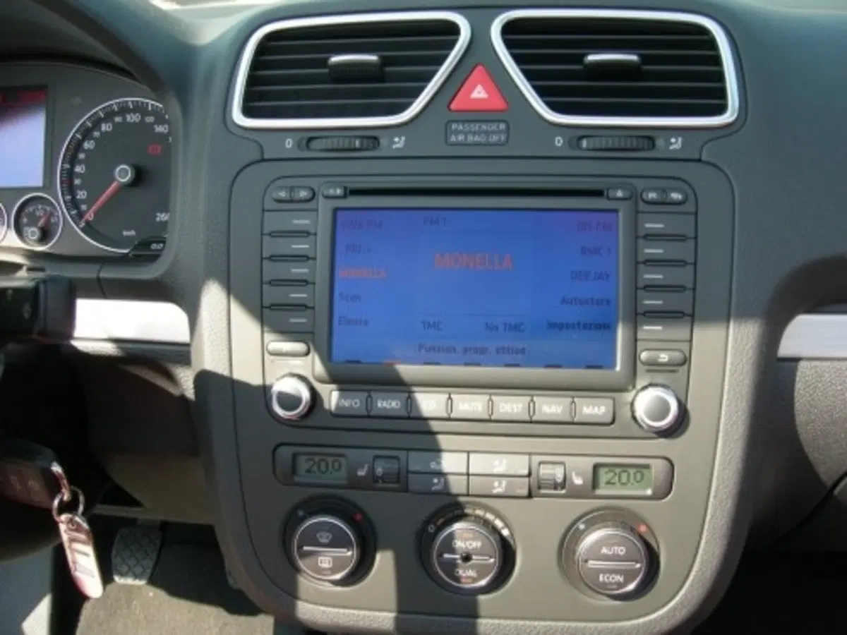 Volkswagen Eos (24)