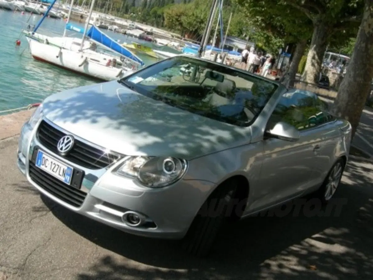 Volkswagen Eos (30)