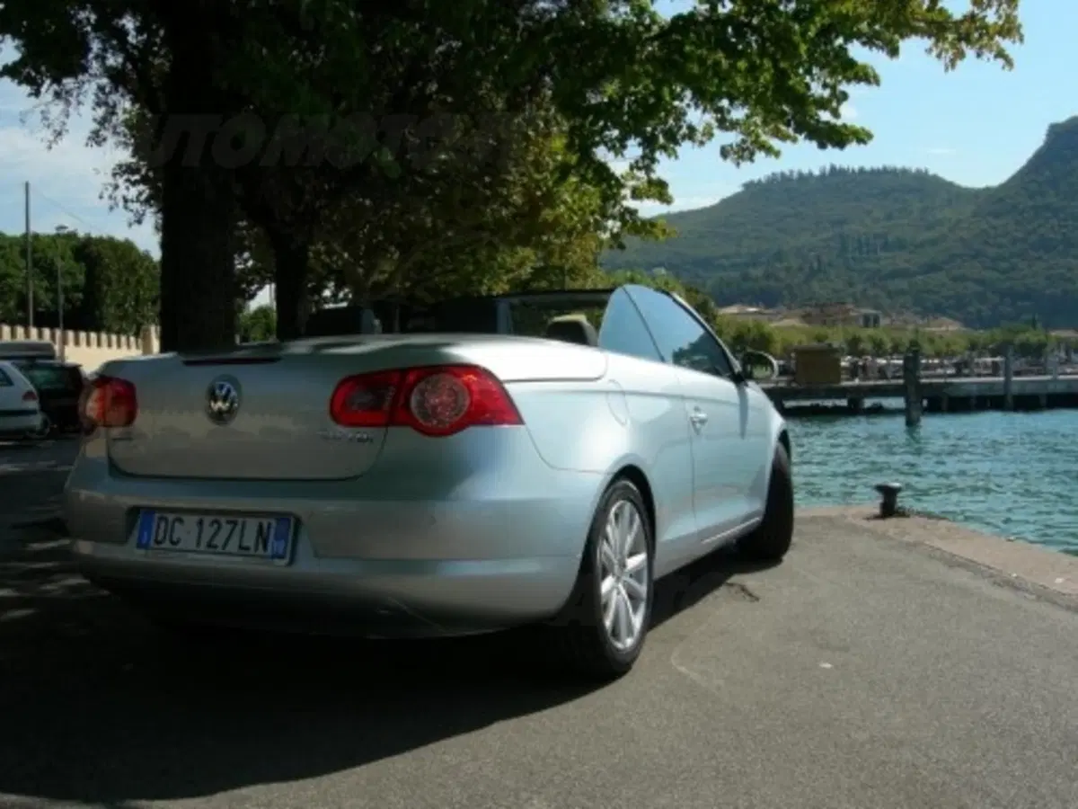 Volkswagen Eos (33)