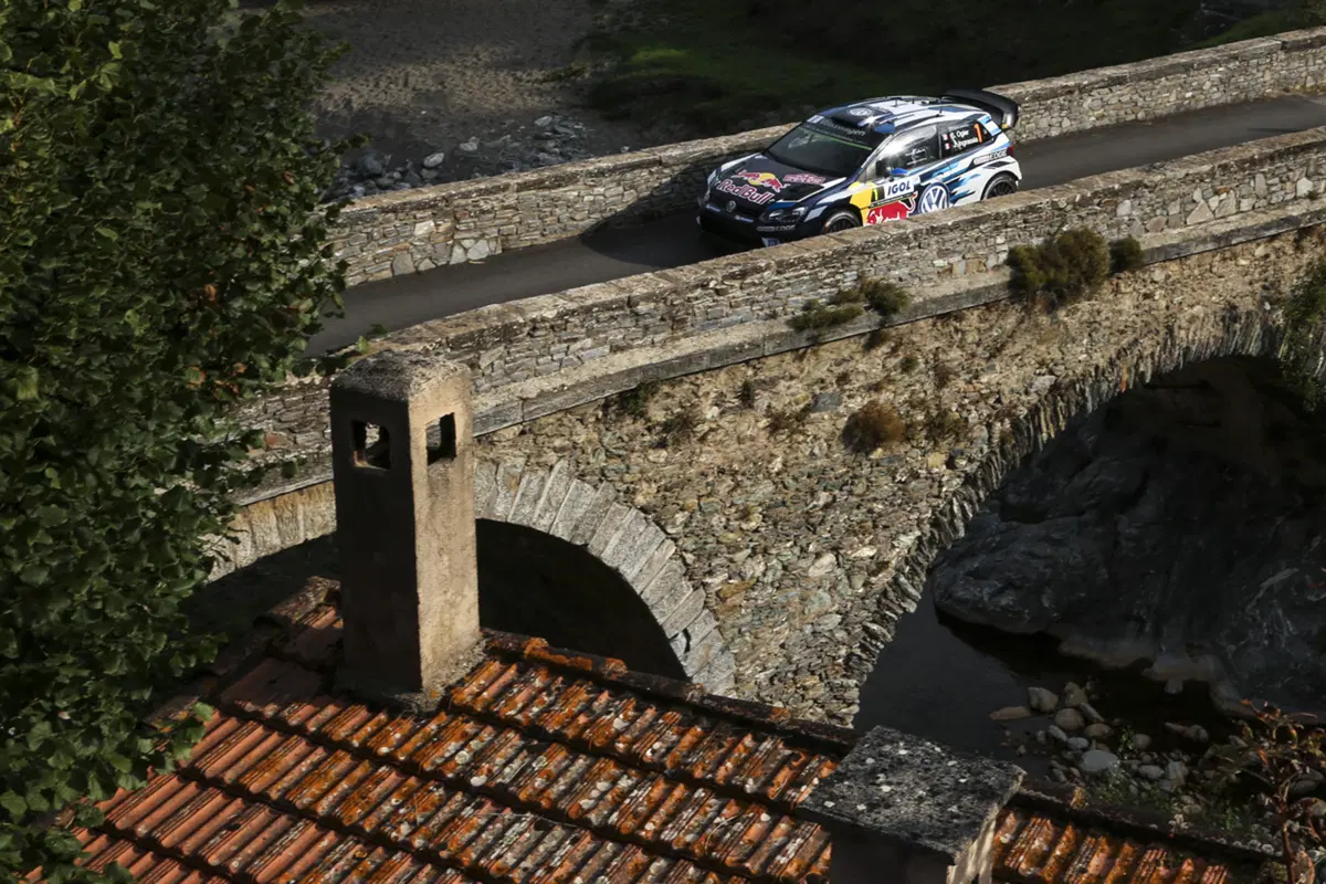 WRC16 Francia. 2a Tappa. Sempre più Ogier (VW)  (2)