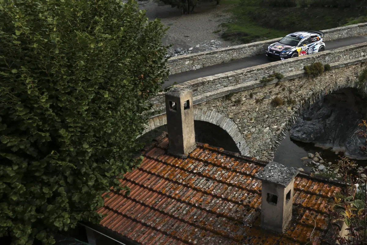 WRC16 Francia. 2a Tappa. Sempre più Ogier (VW) 