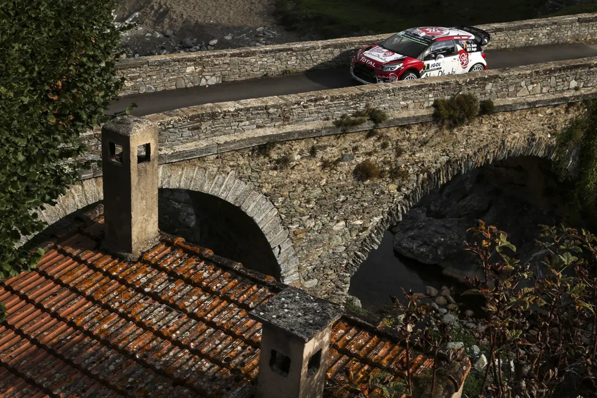 WRC16 Francia. 2a Tappa. Sempre più Ogier (VW)  (3)