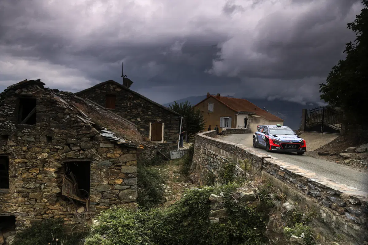 WRC16 Francia. 2a Tappa. Sempre più Ogier (VW)  (7)