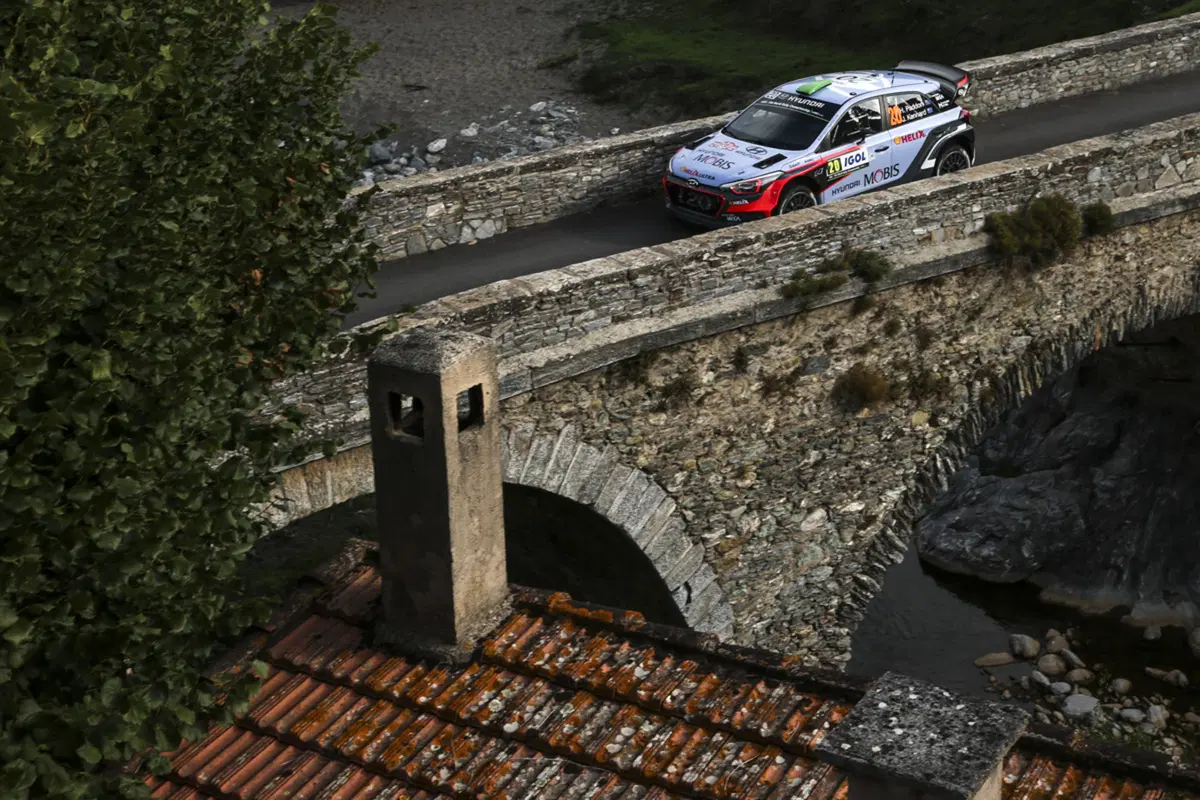 WRC16 Francia. 2a Tappa. Sempre più Ogier (VW)  (12)