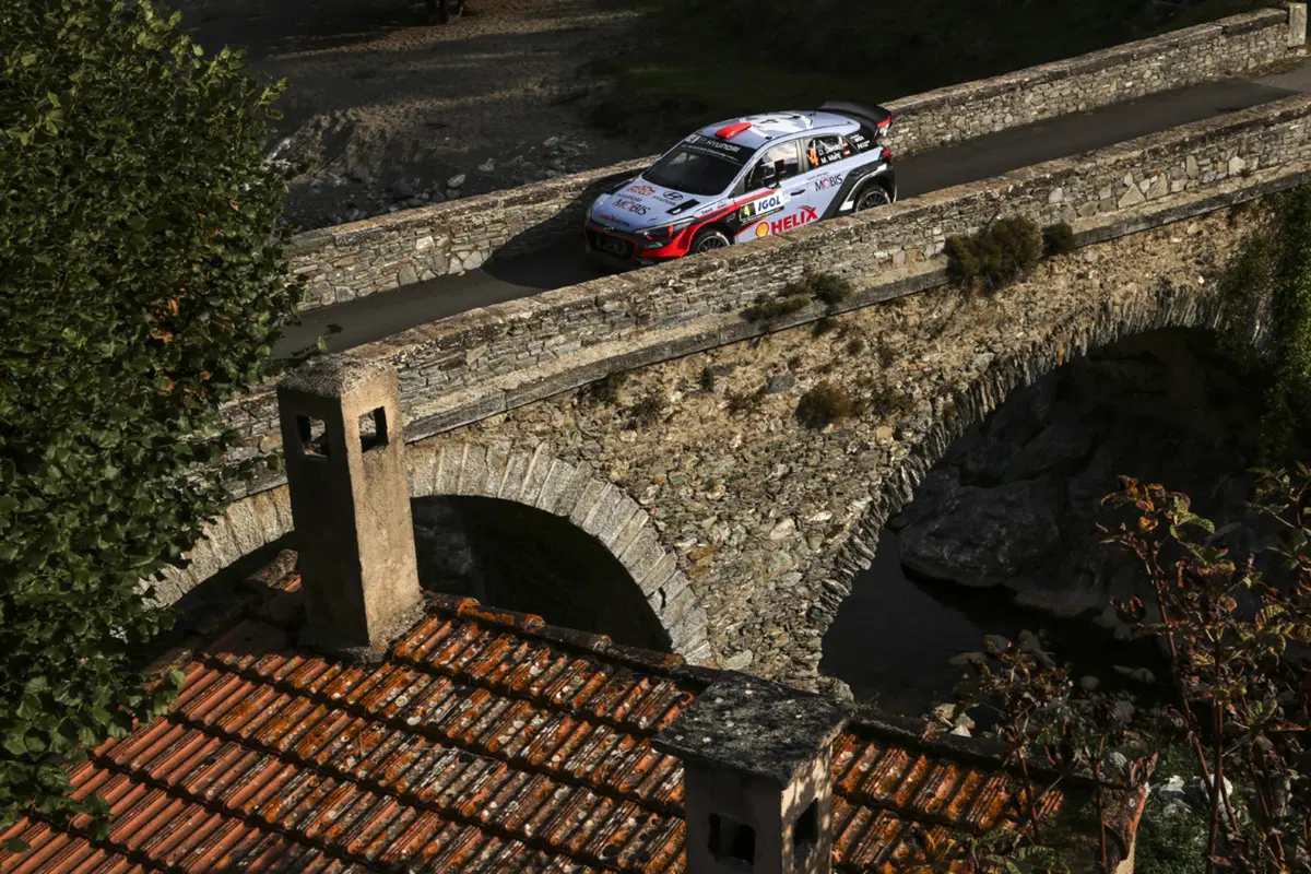 WRC16 Francia. 2a Tappa. Sempre più Ogier (VW)  (8)