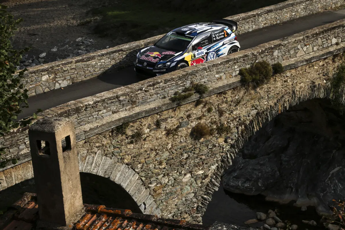 WRC16 Francia. 2a Tappa. Sempre più Ogier (VW)  (11)