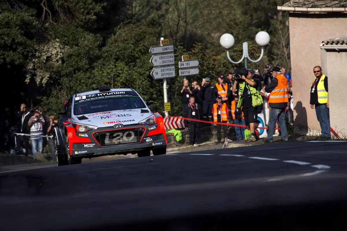 WRC16 Francia. 2a Tappa. Sempre più Ogier (VW)  (23)