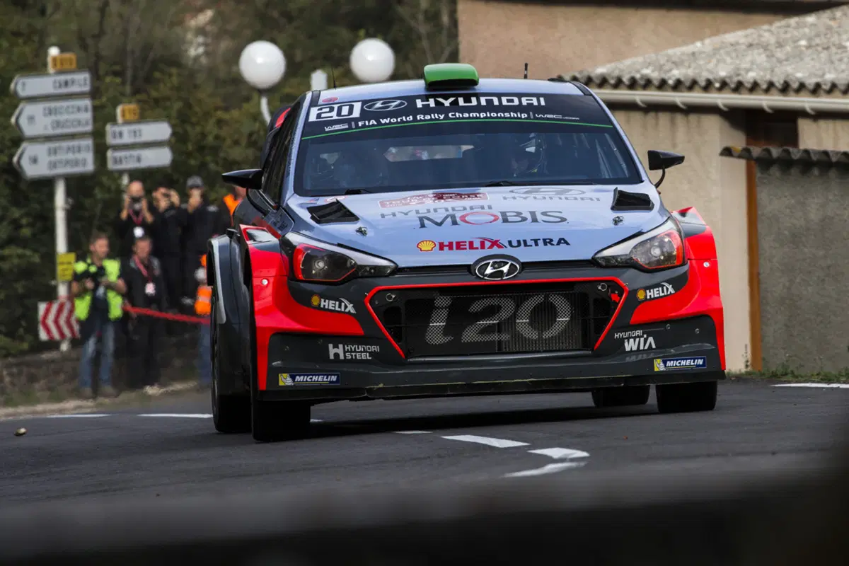 WRC16 Francia. 2a Tappa. Sempre più Ogier (VW)  (24)