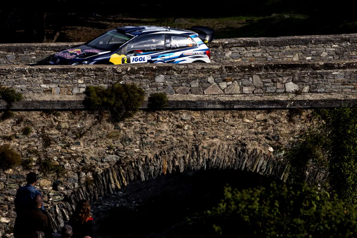 WRC16 Francia. 2a Tappa. Sempre più Ogier (VW)  (25)