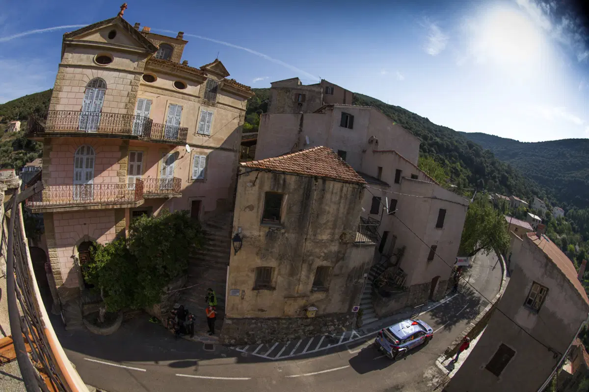 WRC16 Francia. 2a Tappa. Sempre più Ogier (VW)  (34)