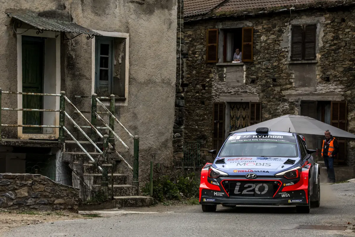 WRC16 Francia. 2a Tappa. Sempre più Ogier (VW)  (36)