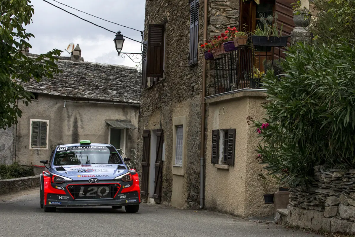 WRC16 Francia. 2a Tappa. Sempre più Ogier (VW)  (39)