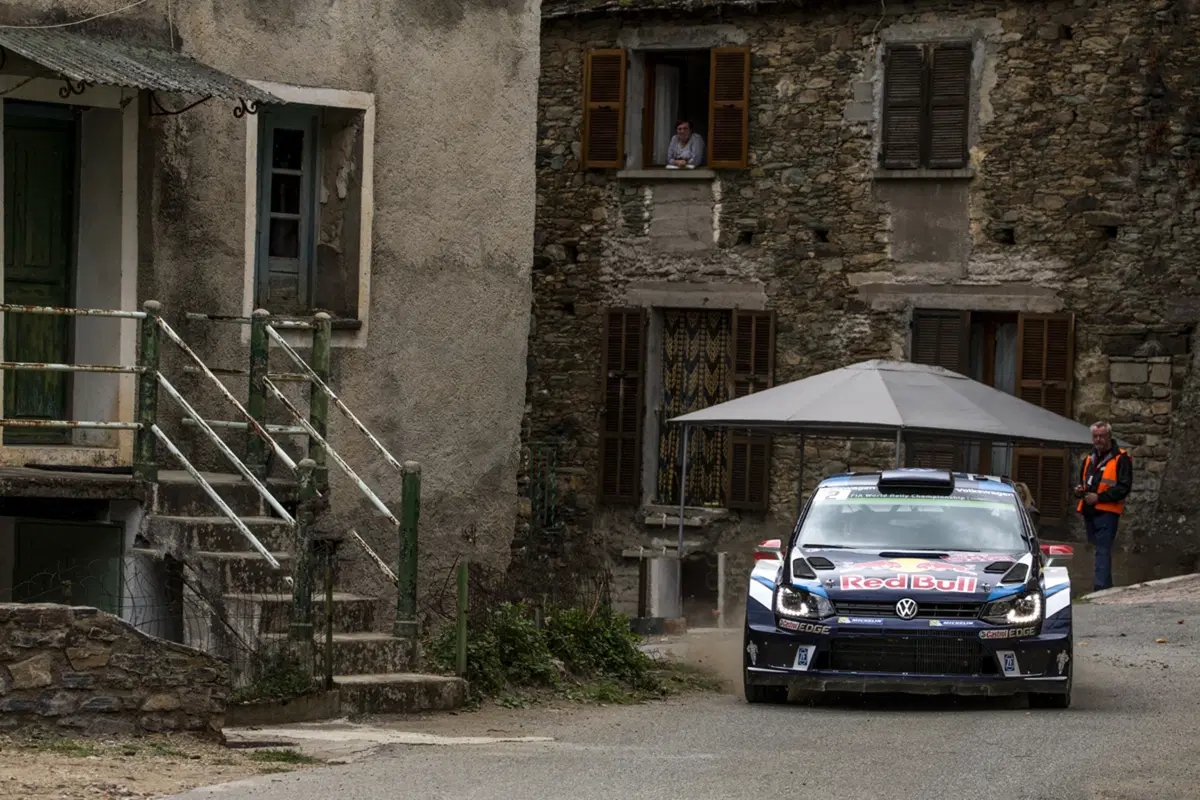 WRC16 Francia. 2a Tappa. Sempre più Ogier (VW)  (40)