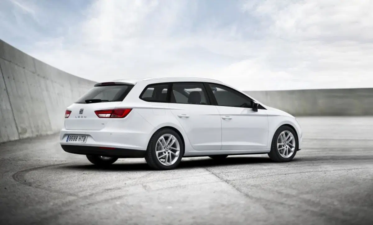 Quale comprare, Confronto: Seat Leon ST 1.6 TDI Vs Kia cee’d SW 1.6 CRDi (5)