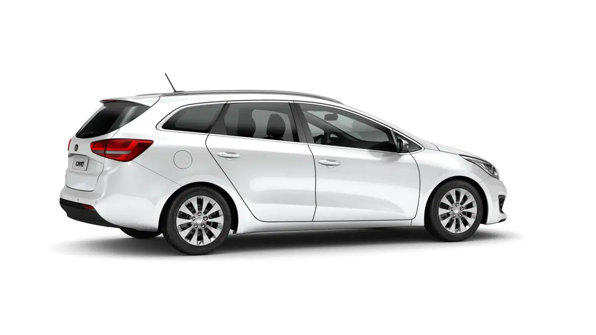 Quale comprare, Confronto: Seat Leon ST 1.6 TDI Vs Kia cee’d SW 1.6 CRDi (2)