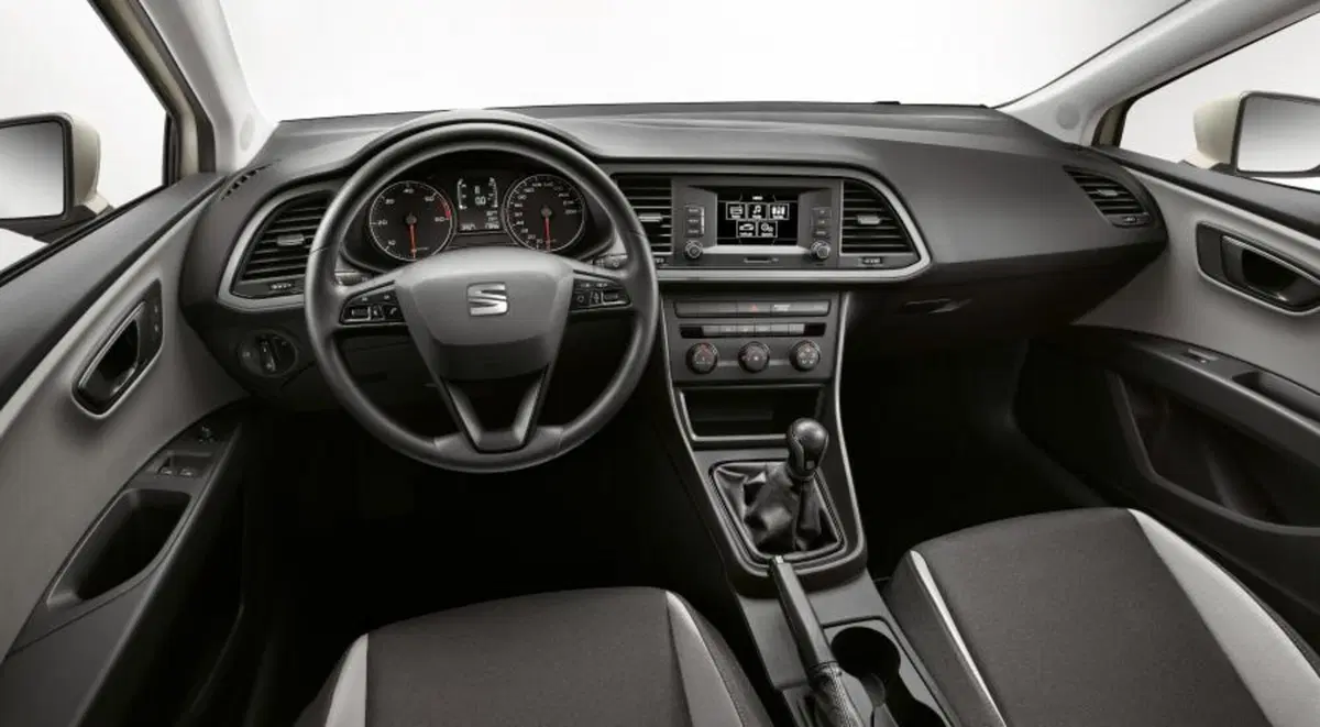 Quale comprare, Confronto: Seat Leon ST 1.6 TDI Vs Kia cee’d SW 1.6 CRDi (2)