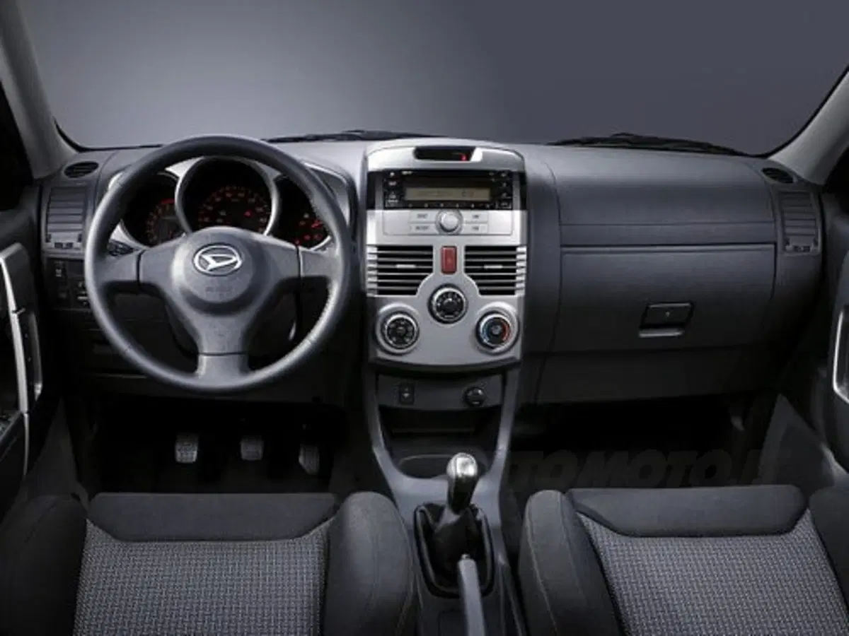 Daihatsu D-Compact 4x4 (8)