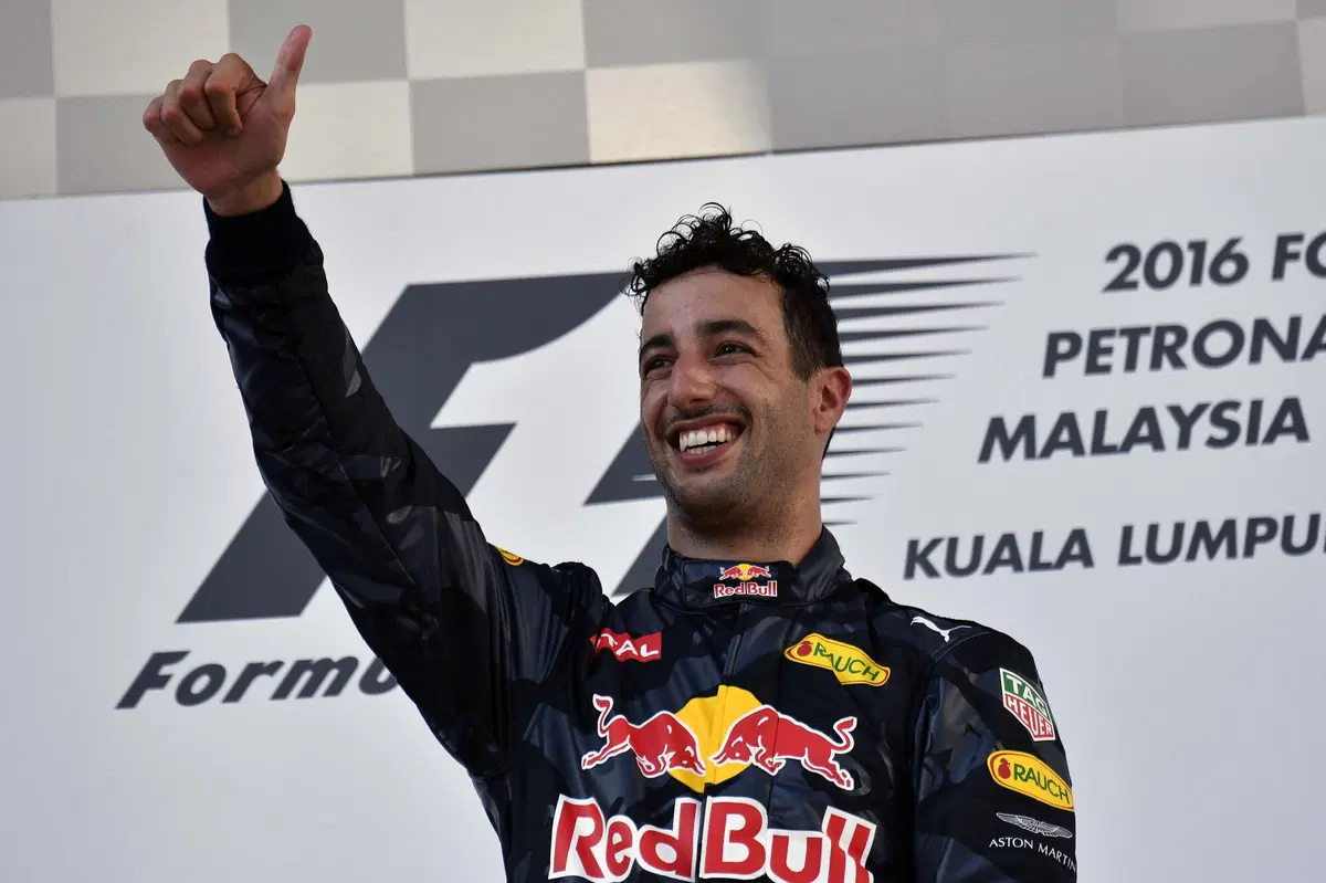 F1, Gp Malesia 2016: vince Ricciardo (26)