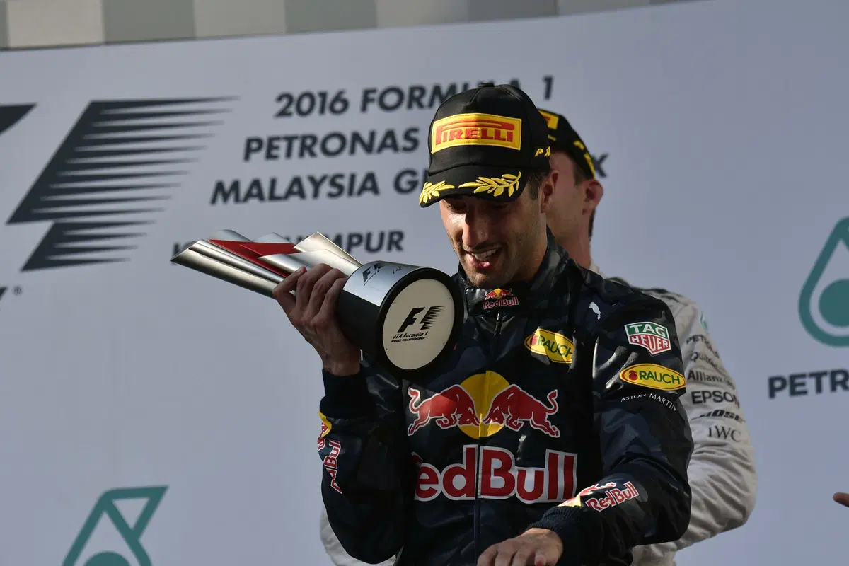 F1, Gp Malesia 2016: vince Ricciardo (29)