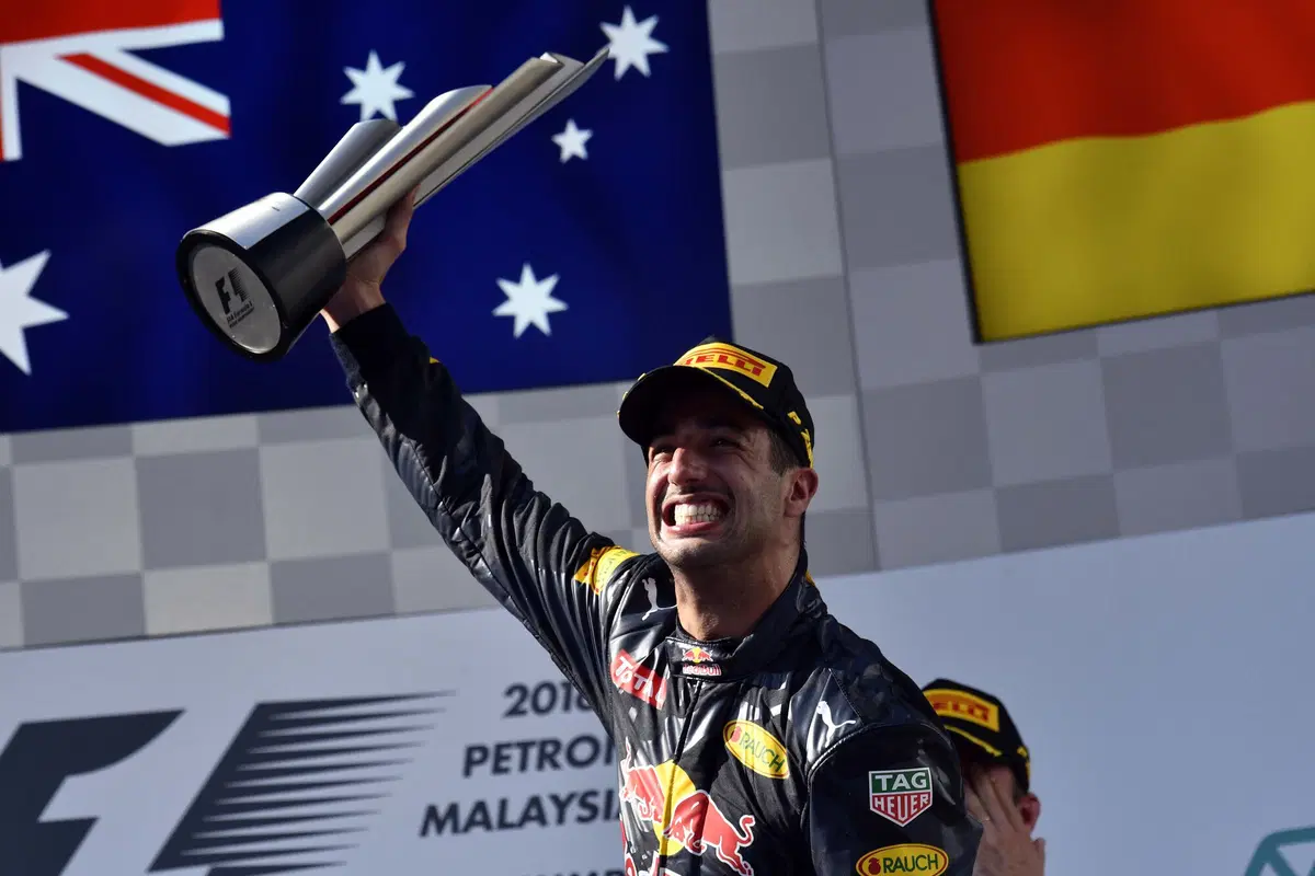 F1, Gp Malesia 2016: vince Ricciardo (34)