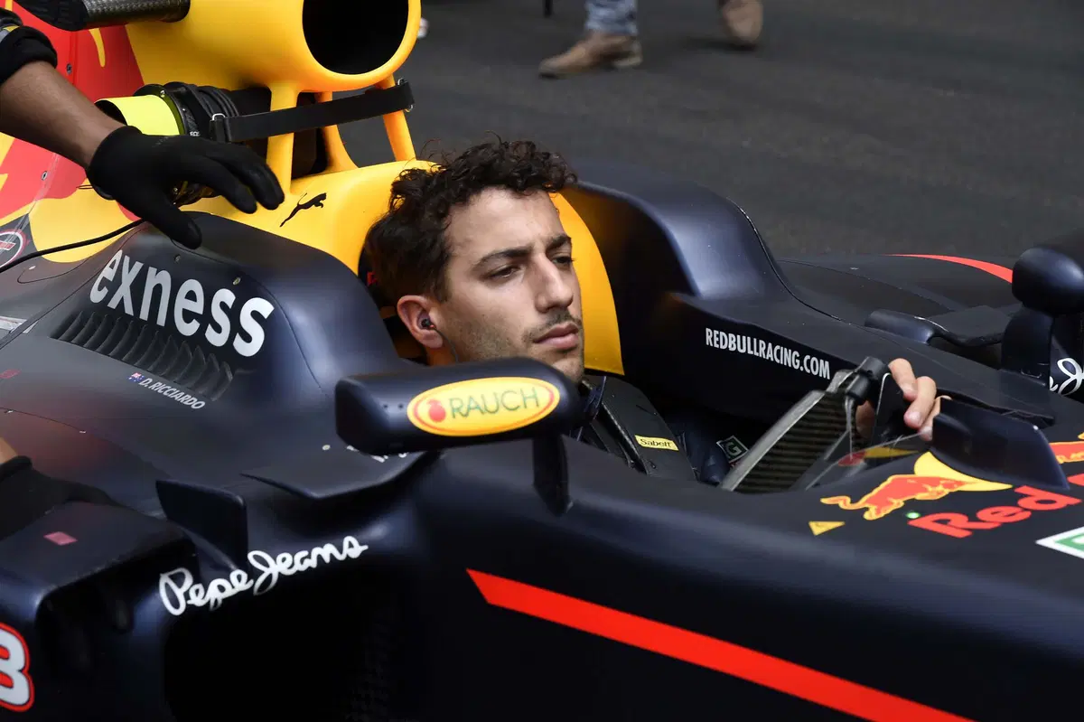 F1, Gp Malesia 2016: vince Ricciardo (44)