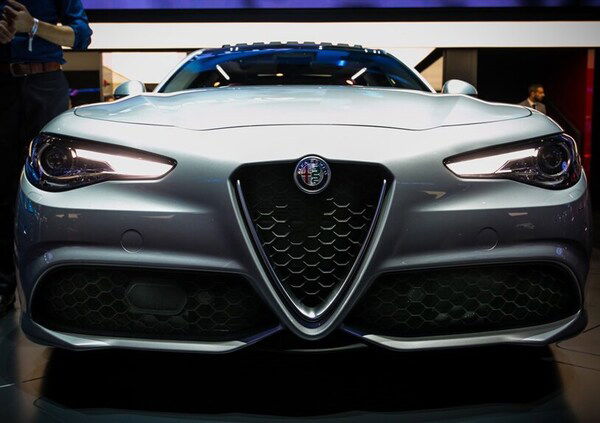 Alfa Romeo Giulia Q2 al Salone di Parigi 2016 [Video]