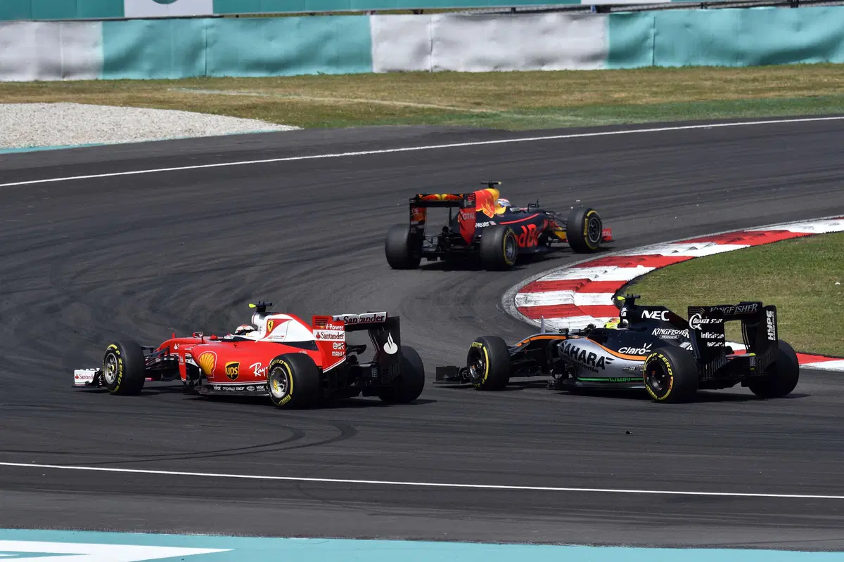 F1, Gp Malesia 2016: vince Ricciardo (21)