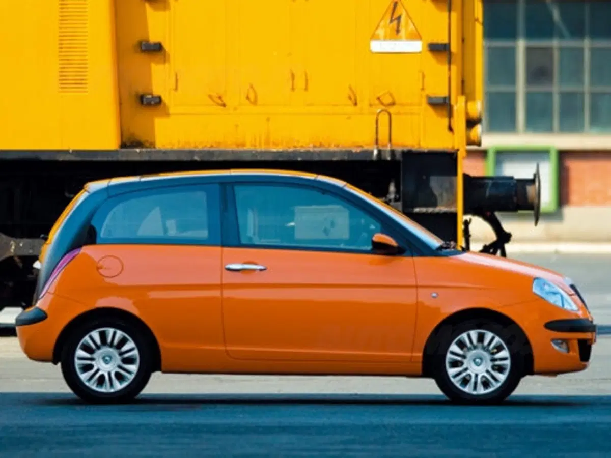 Lancia Ypsilon Momo (8)