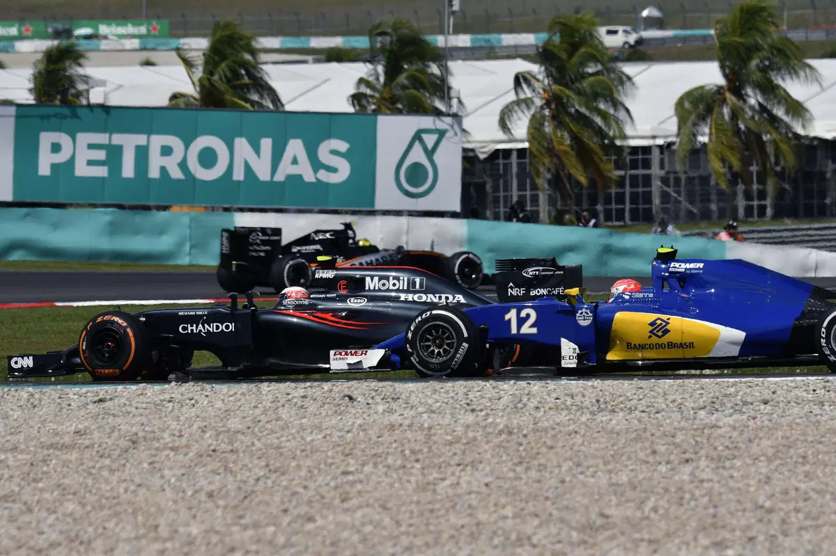 F1, Gp Malesia 2016: vince Ricciardo (19)