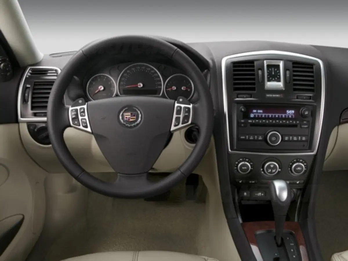 Cadillac BLS (8)