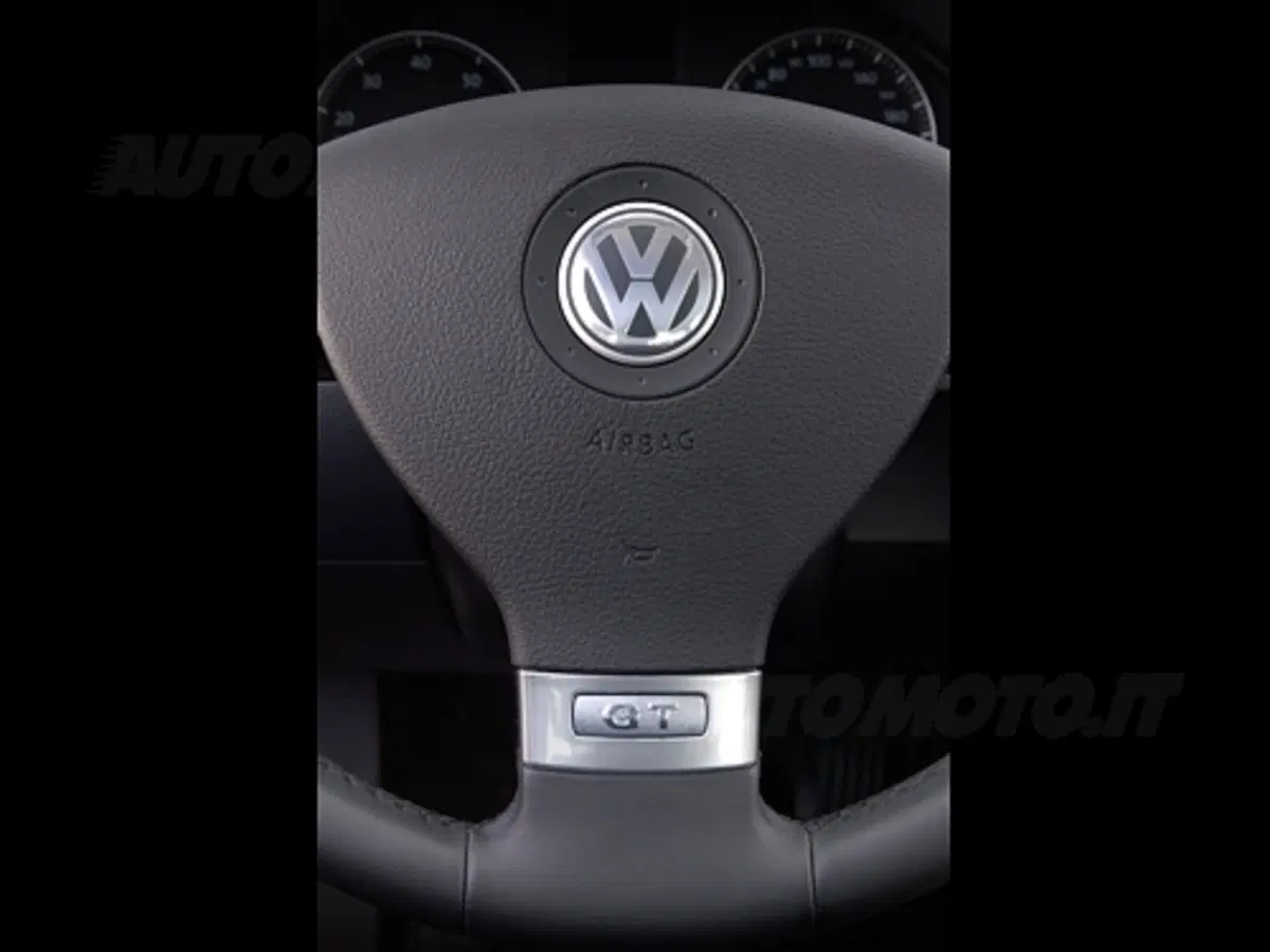 Volkswagen Golf GT (2)