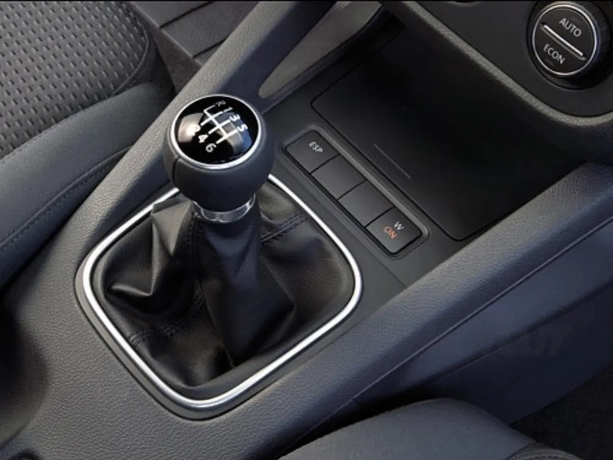 Volkswagen Golf GT (6)