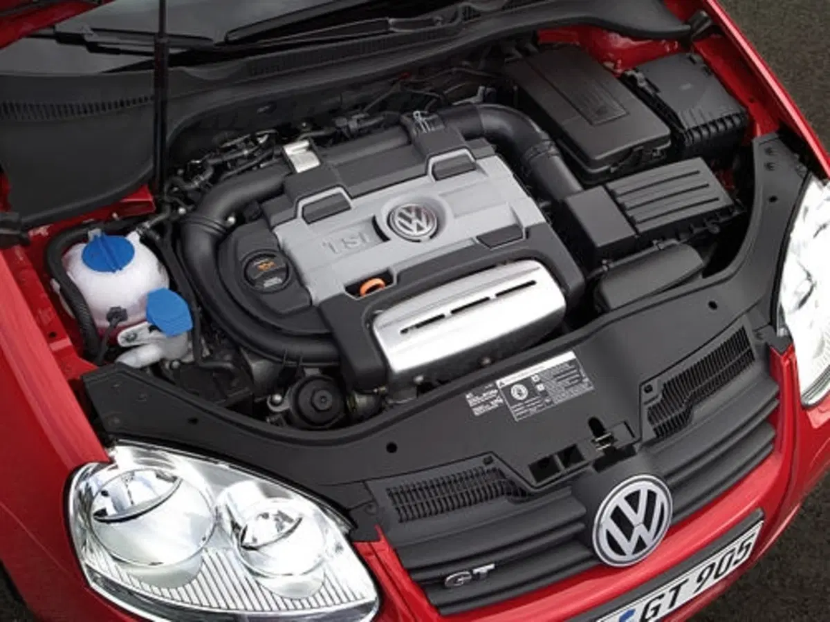 Volkswagen Golf GT (8)