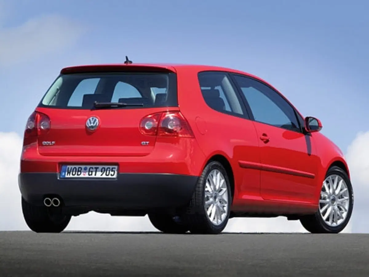 Volkswagen Golf GT (10)