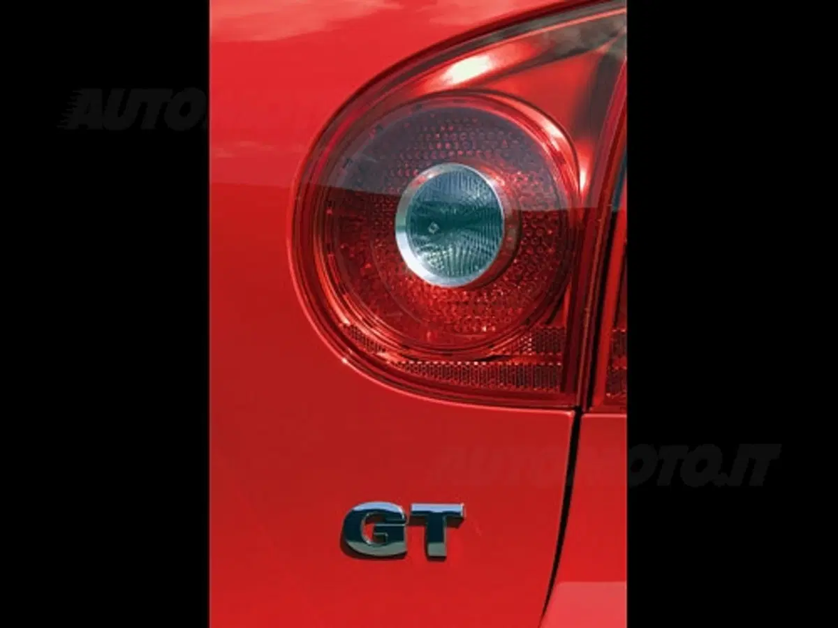 Volkswagen Golf GT (16)