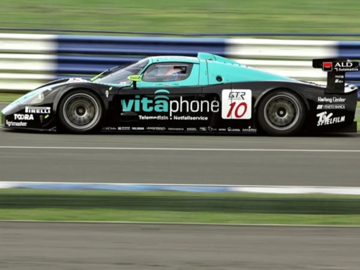 Maserati MC-12 si laurea campione del mondo FIA GT1 2005 (6)