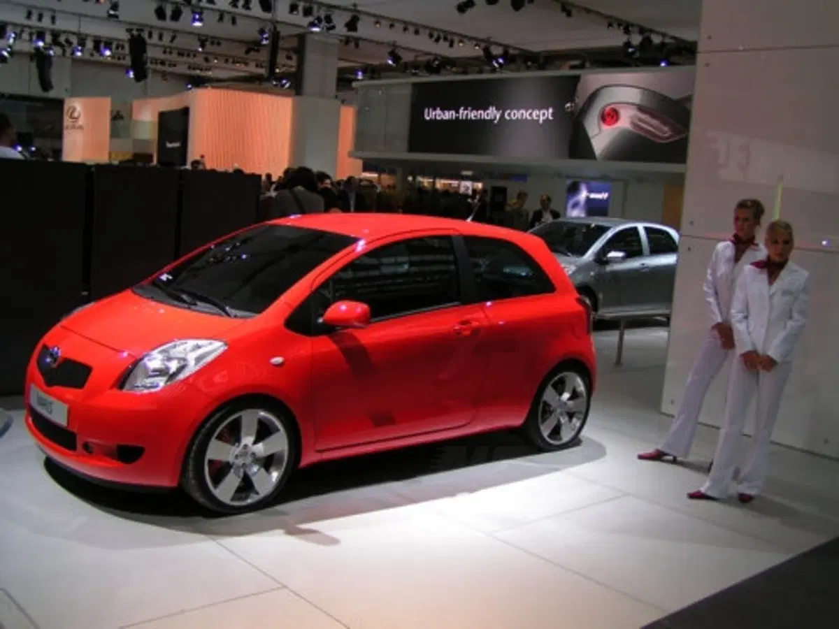Toyota Yaris II (3)