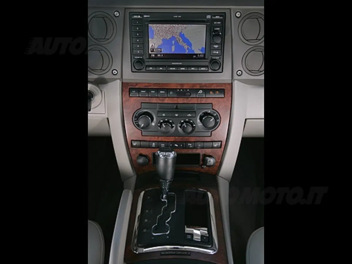 Jeep Commander (2)