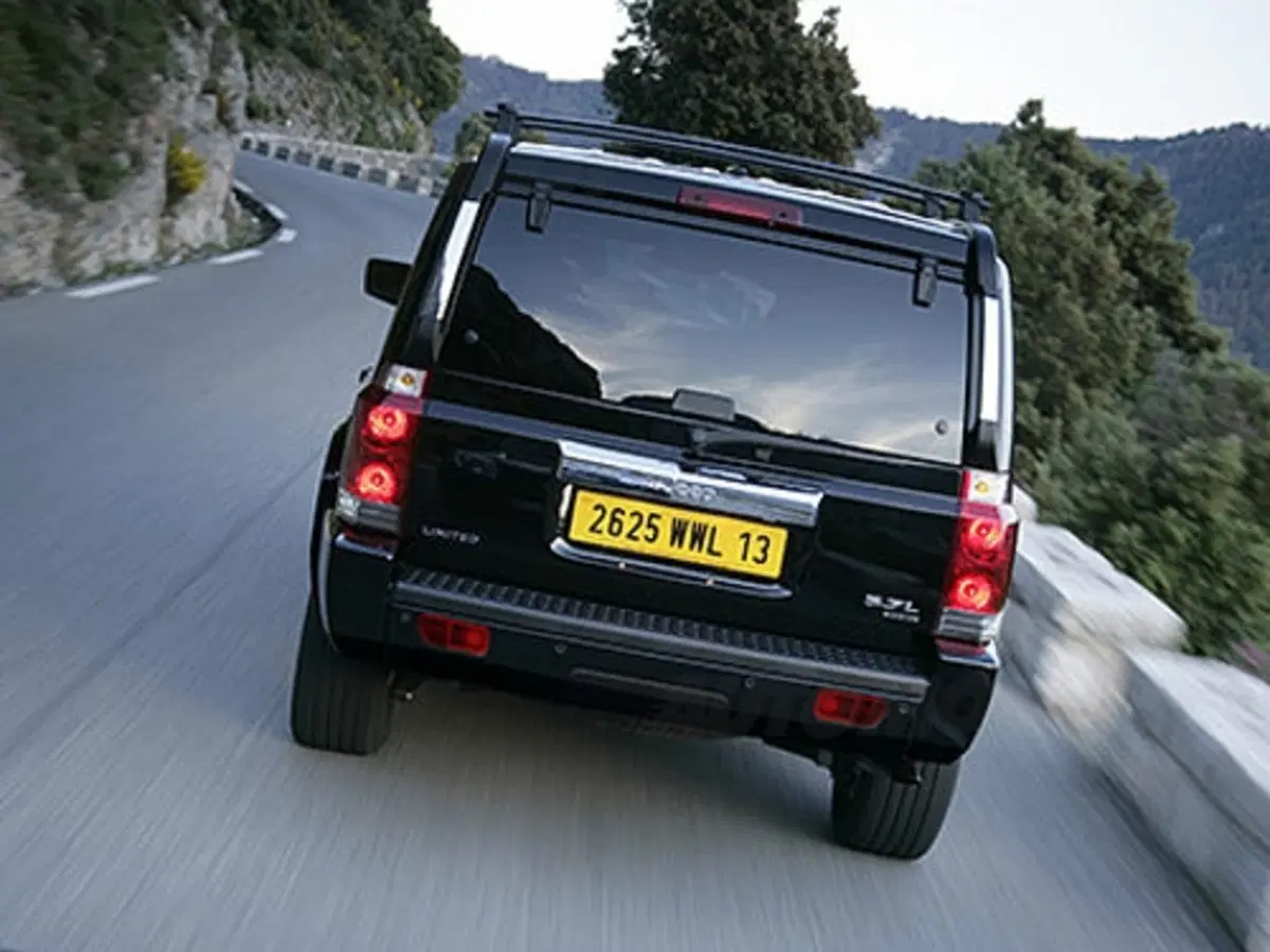 Jeep Commander (12)