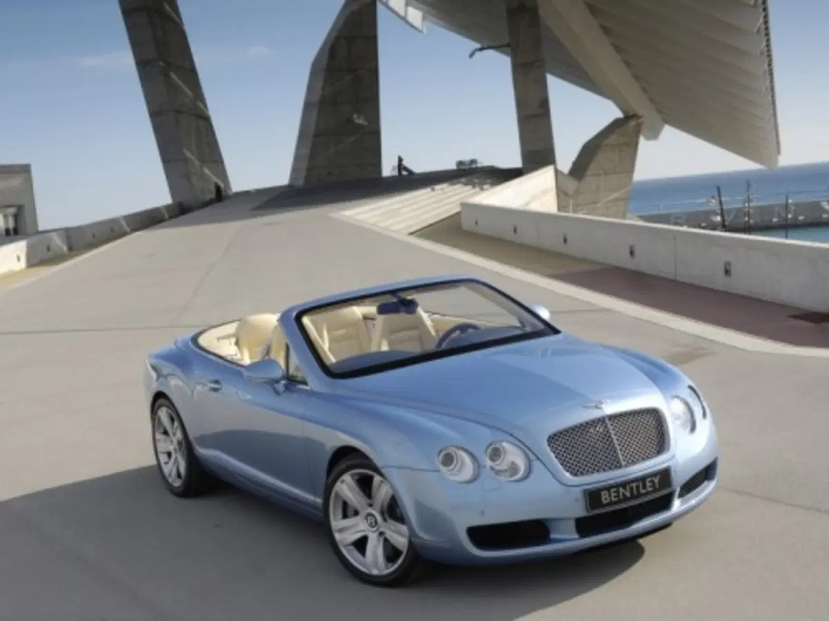 Bentley Continental GTC (8)