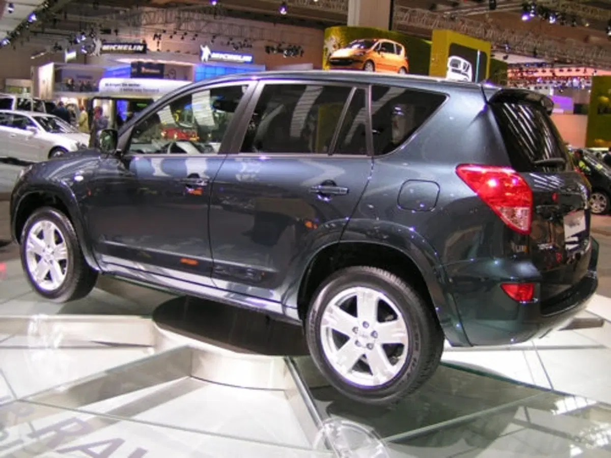 Toyota nuovo RAV4 (8)