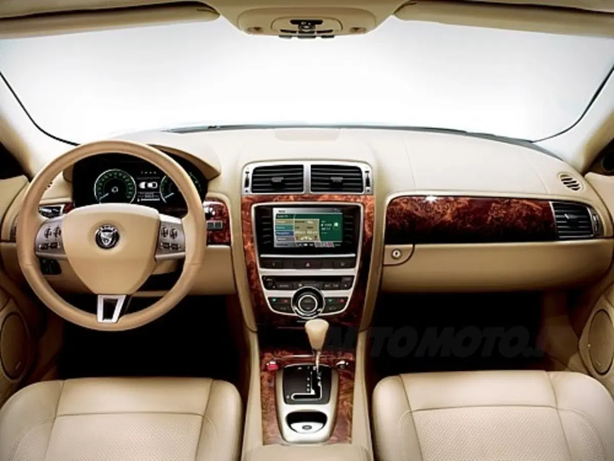 Jaguar XK Coupè (15)