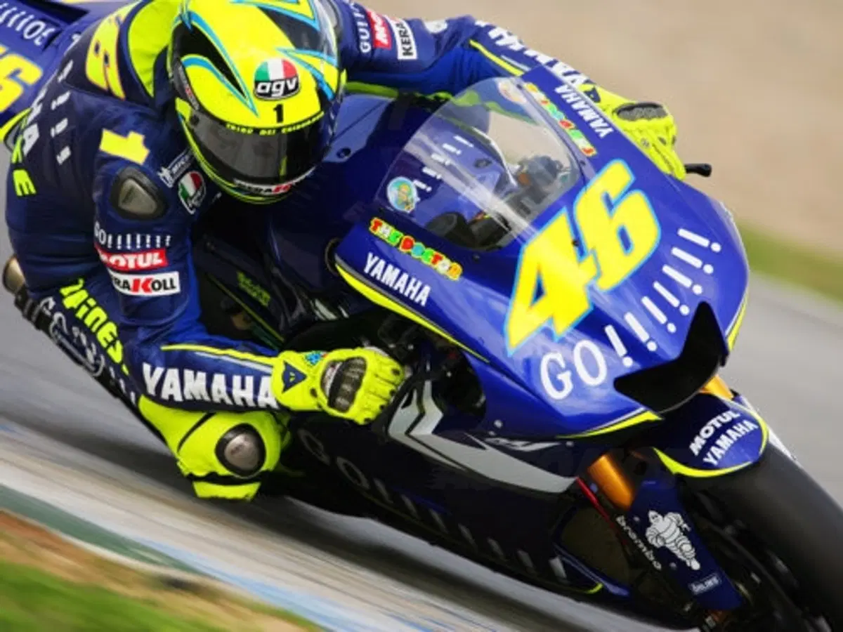 Valentino Rossi in Subaru (2)