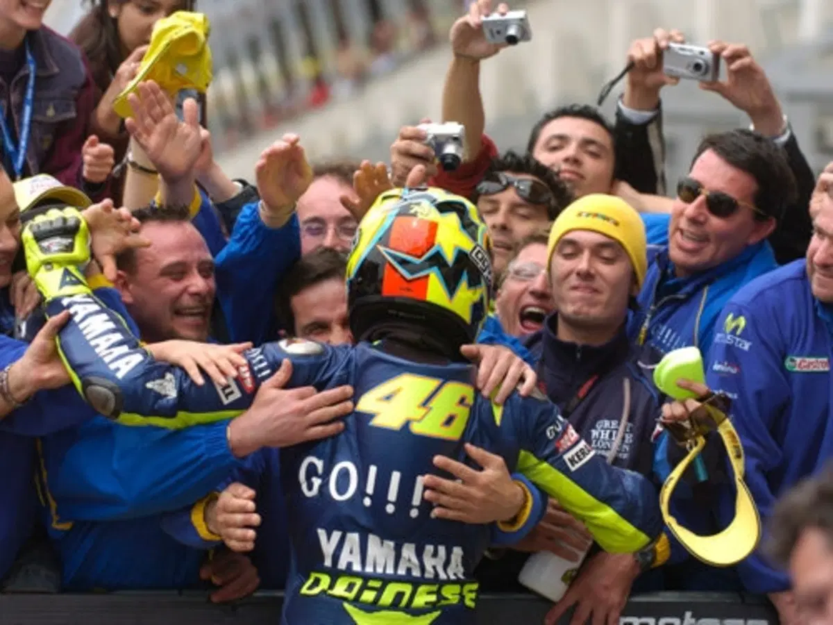 Valentino Rossi in Subaru (4)