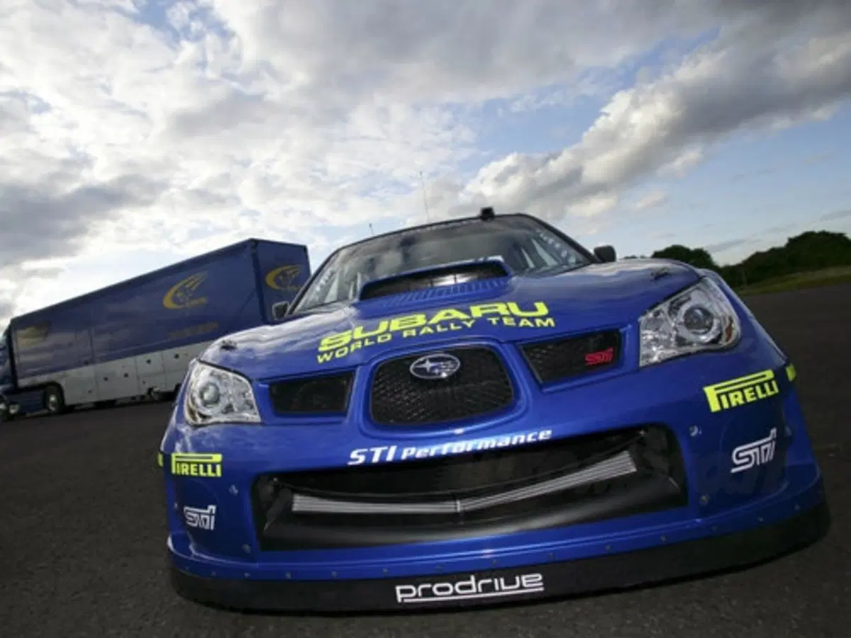 Valentino Rossi in Subaru (5)